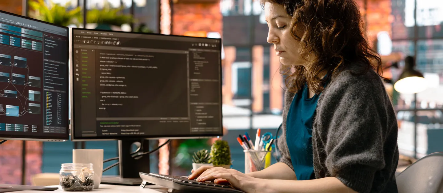 Estudia la Carrera de Ingeniería en Software en ULatina