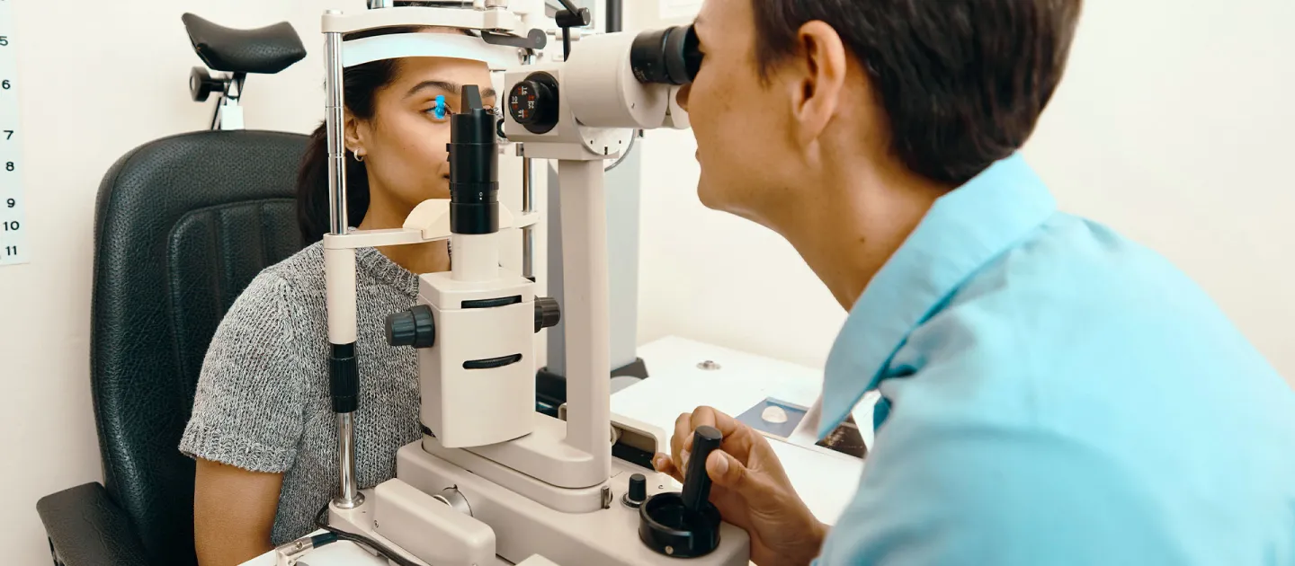 Estudiá la Carrera de Optometría en ULatina