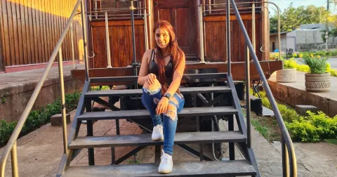 El arte de equilibrar la maternidad y la profesión: Noemy, Graduada de Turismo